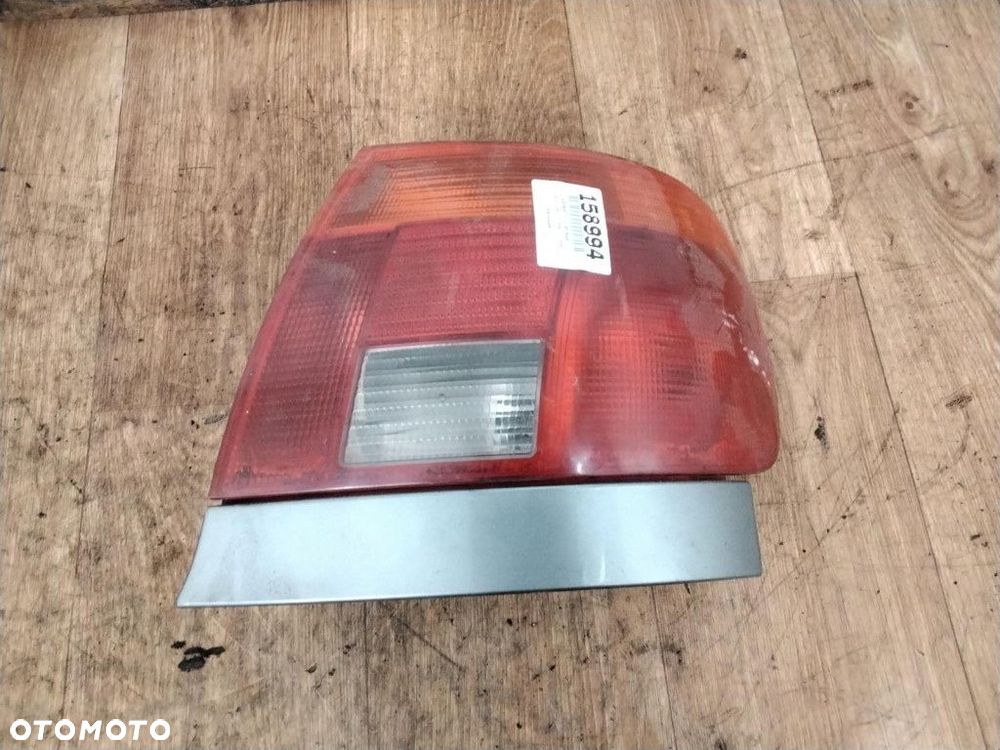 audi a4 b5 sedan lampa tył prawa - 1