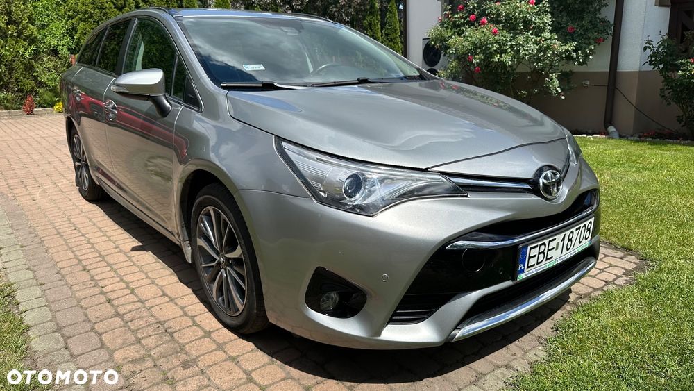 Toyota Avensis 2.0 D-4D Premium - 9