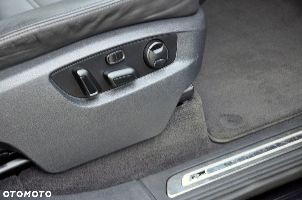 Volkswagen Touareg - 19