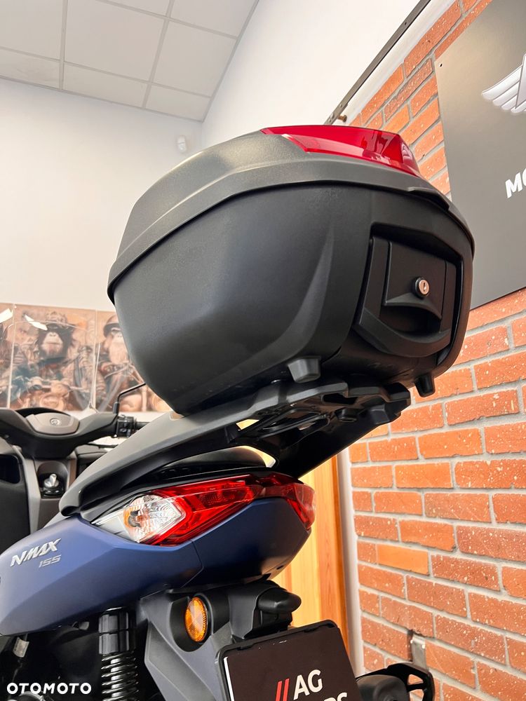 Yamaha NMAX - 16