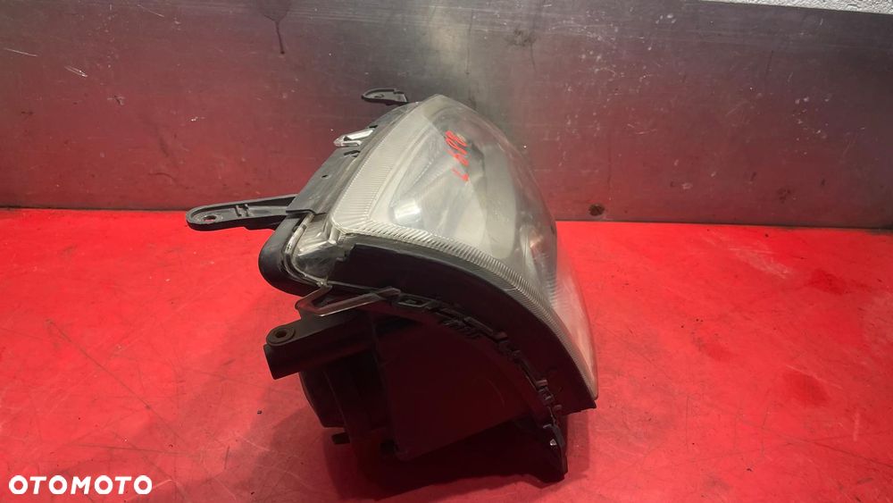 REFLEKTOR PRAWY LAMPA PRZÓD OPEL VECTRA C - 4