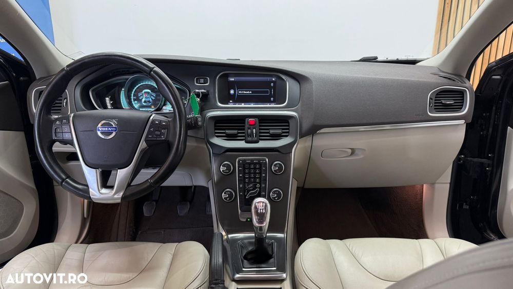 Volvo V40 D2 - 7