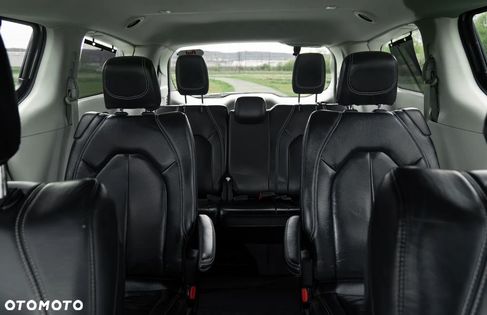 Chrysler Pacifica - 19