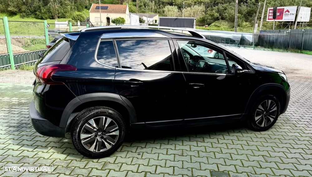 Peugeot 2008 1.2 PureTech Allure EAT6 - 5