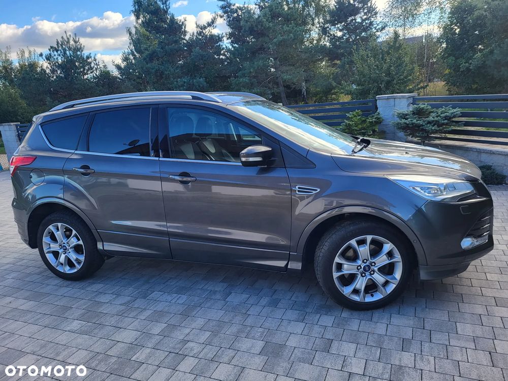 Ford Kuga 2.0 TDCi 2x4 Titanium - 4