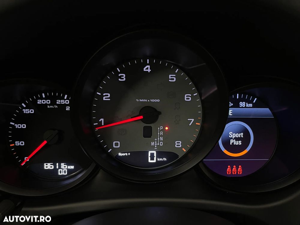Porsche Macan S - 29