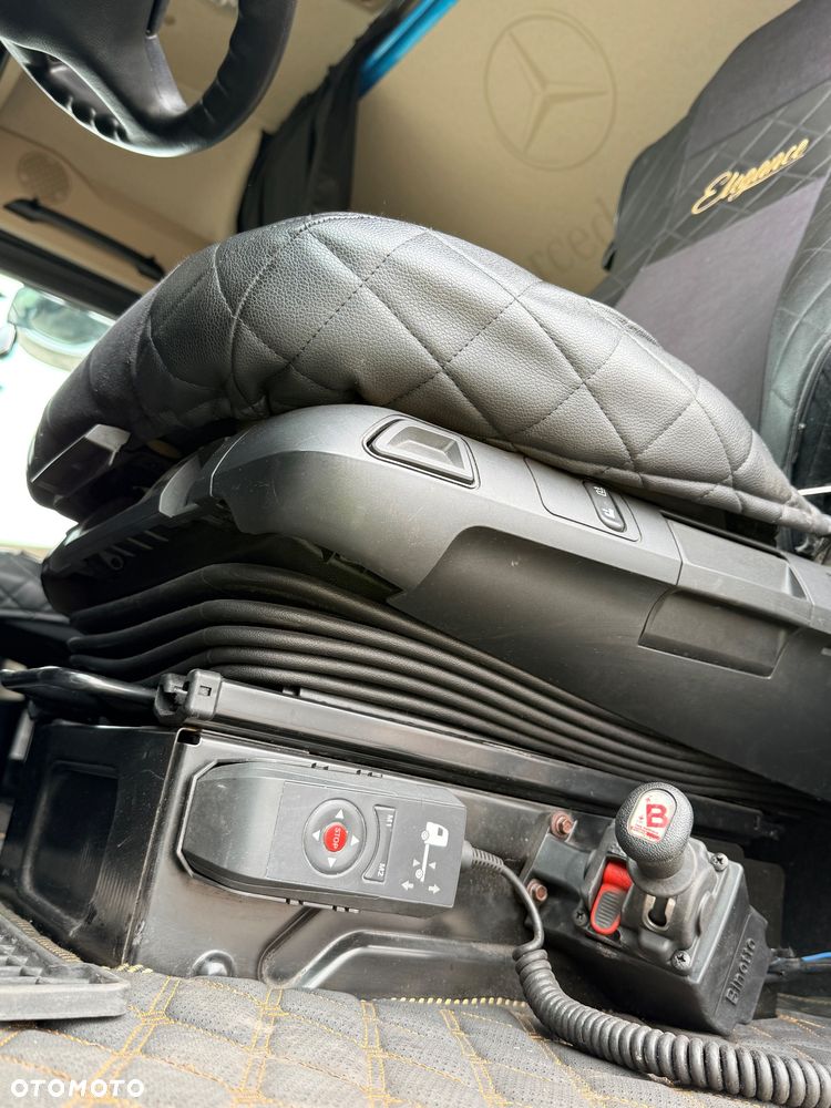 Mercedes-Benz Actros - 11