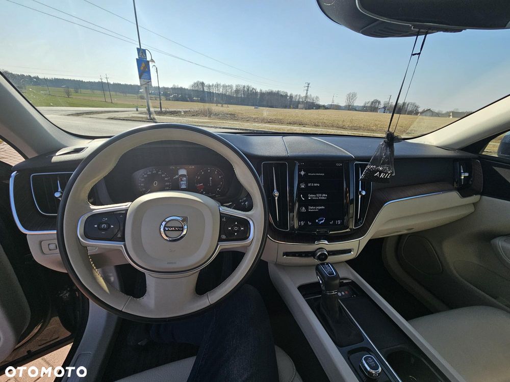 Volvo XC 60 T5 AWD Geartronic Momentum - 17