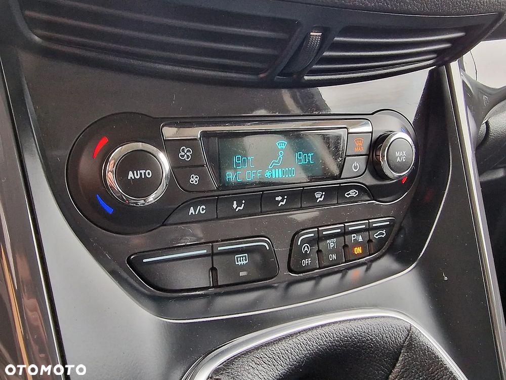 Ford Kuga 2.0 TDCi 2x4 Titanium - 14