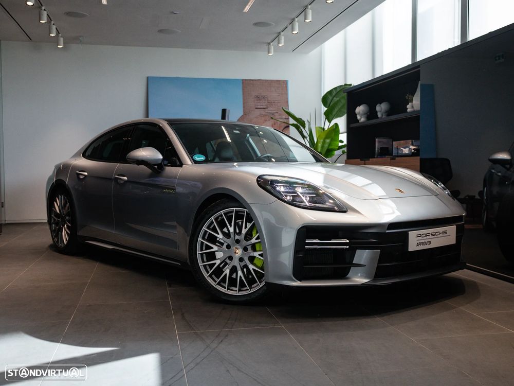 Porsche Panamera 4 E-Hybrid - 8