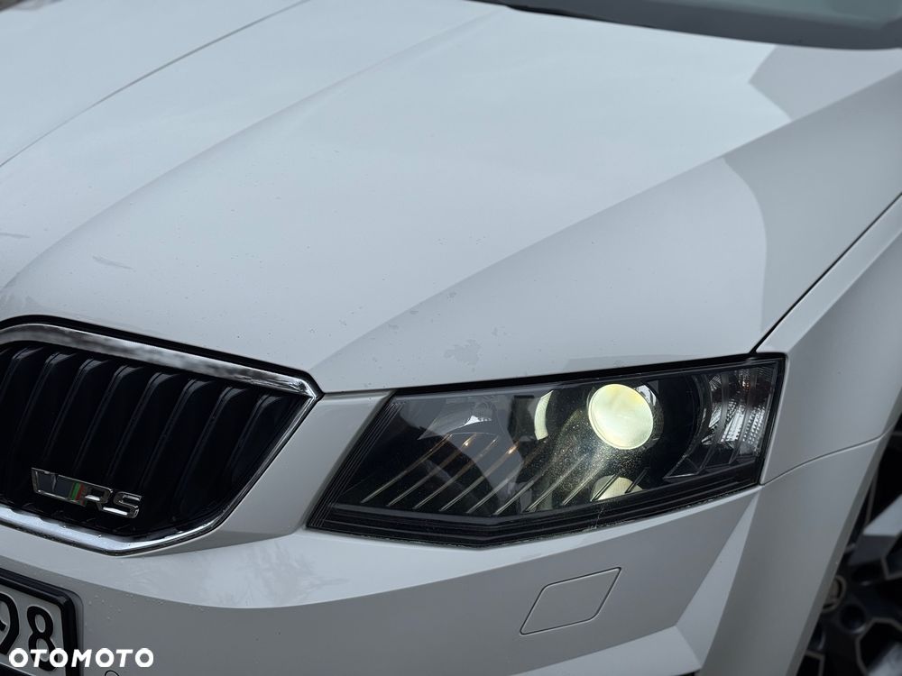 Skoda Octavia 2.0 TDI DSG RS - 18