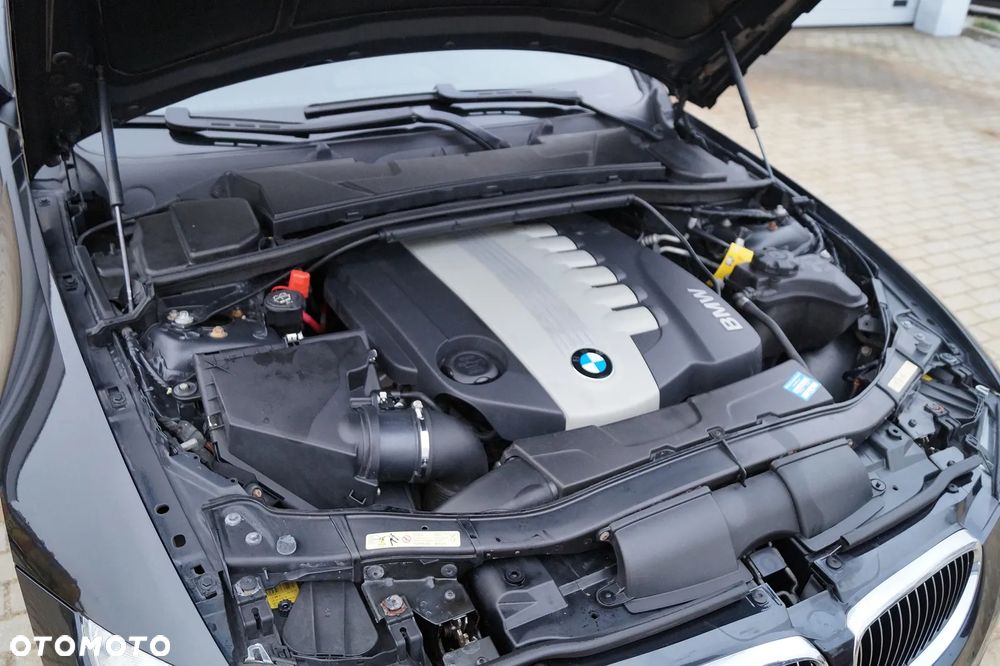 BMW Seria 3 330d M Sport Edition - 23