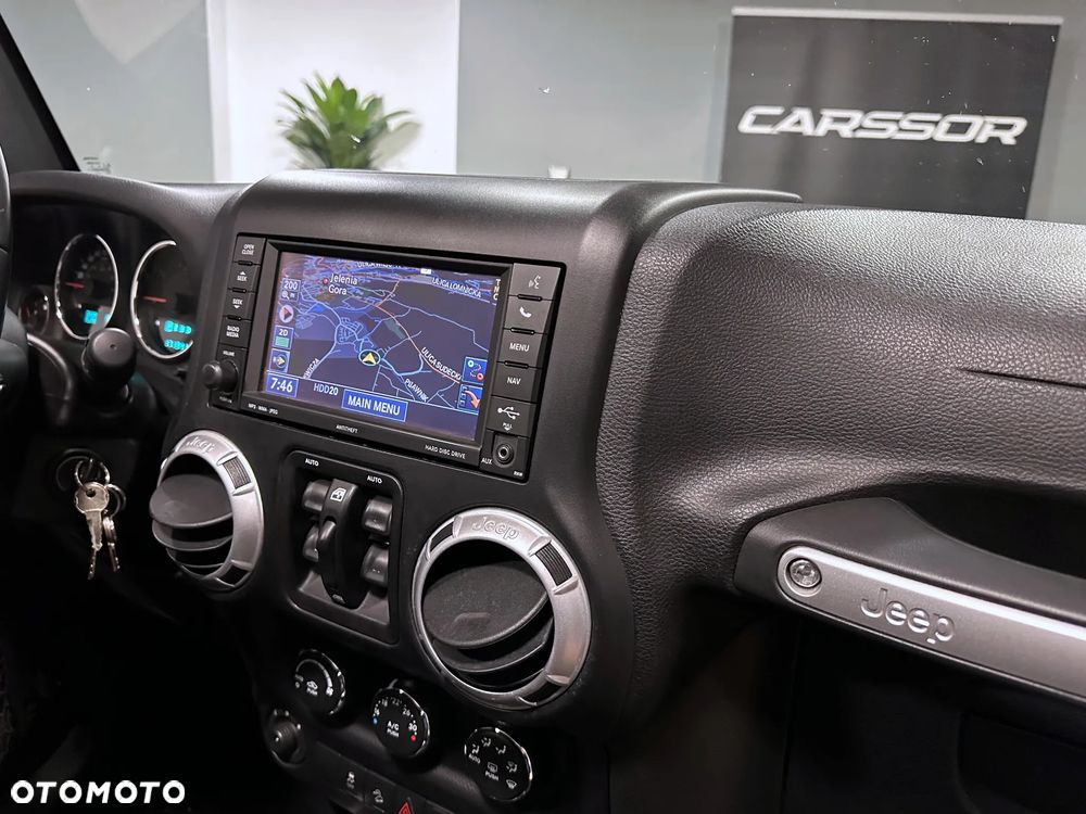 Jeep Wrangler 2.8 CRD Unlim Sahara - 27