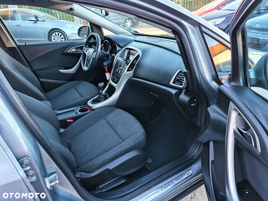 Opel Astra 1.4 Turbo Exklusiv - 34