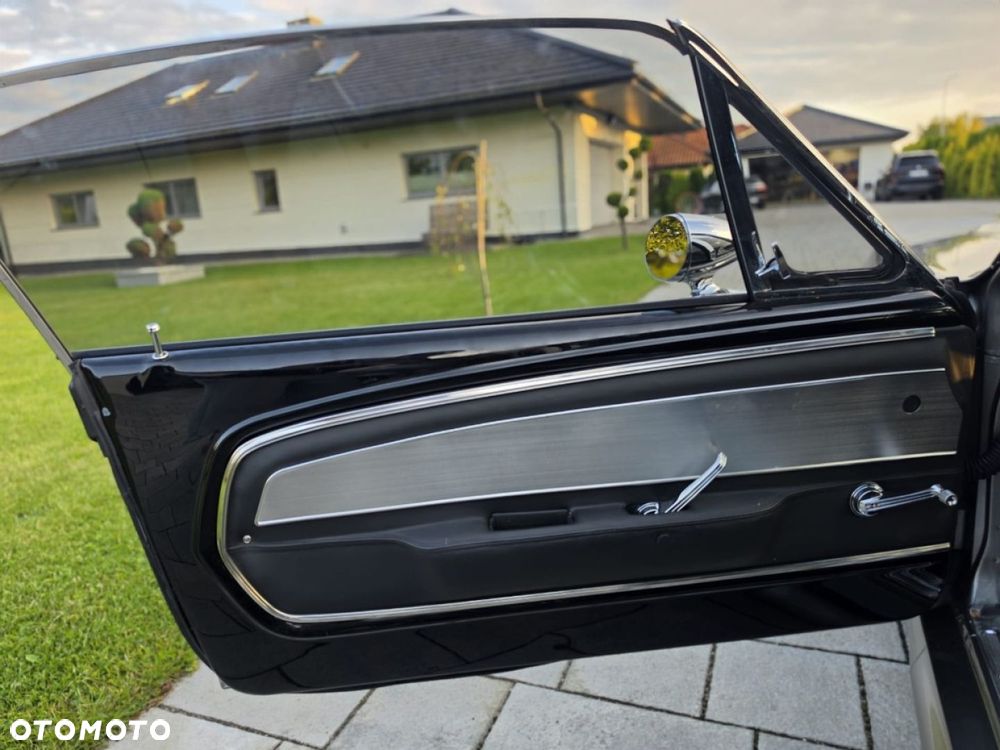 Ford Mustang - 26