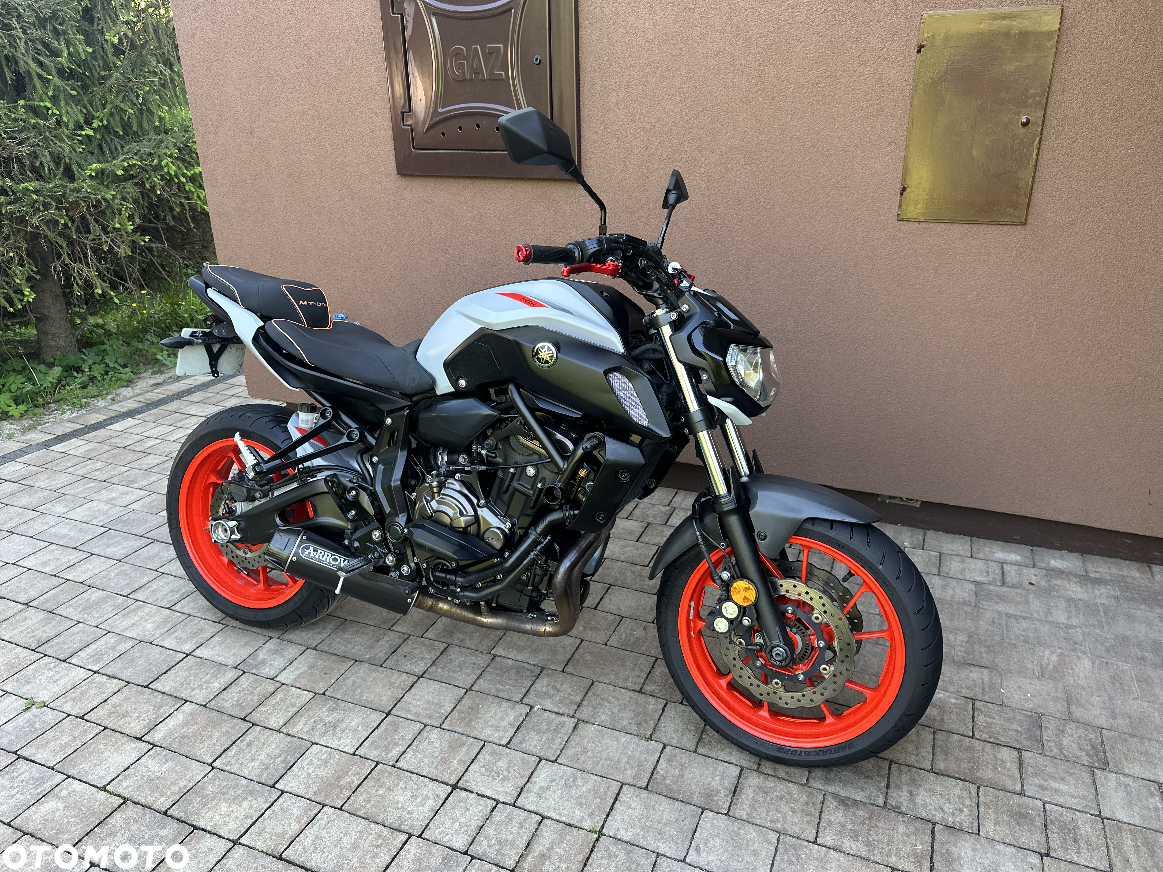 Yamaha MT - 2