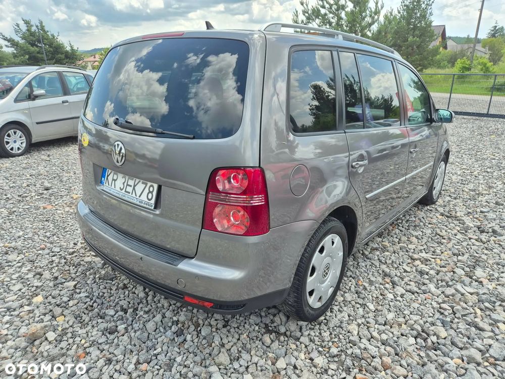 Volkswagen Touran 2.0 TDI DPF Highline DSG - 3