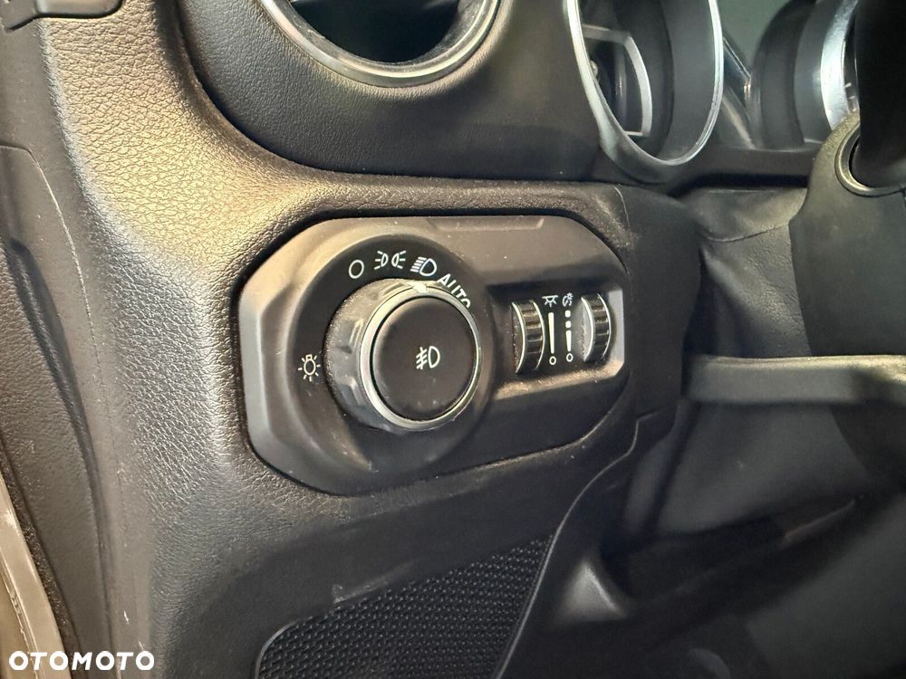 Jeep Wrangler - 23
