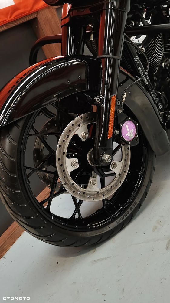 Harley-Davidson Touring Road King - 24