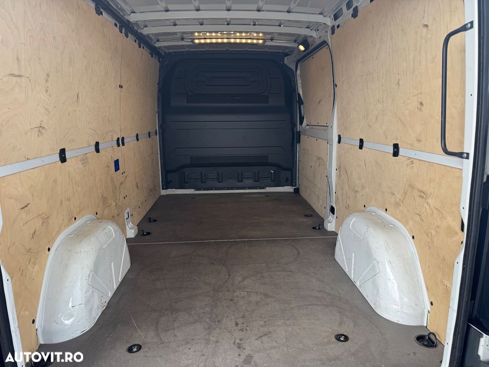 Mercedes-Benz Sprinter - 21