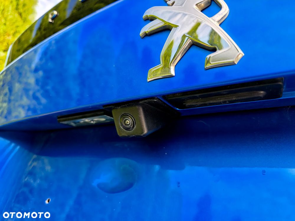 Peugeot 2008 PureTech 130 EAT8 GT - 15