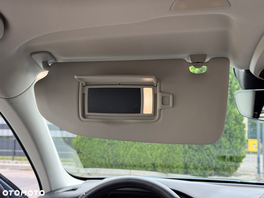 Volvo XC 60 D4 Momentum Pro - 24