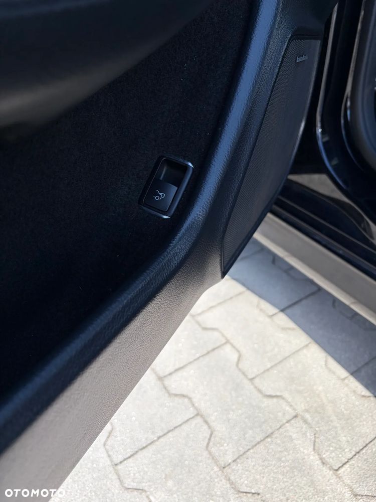 Mercedes-Benz Klasa C 250 (BlueEFFICIENCY) 7G-TRONIC - 20