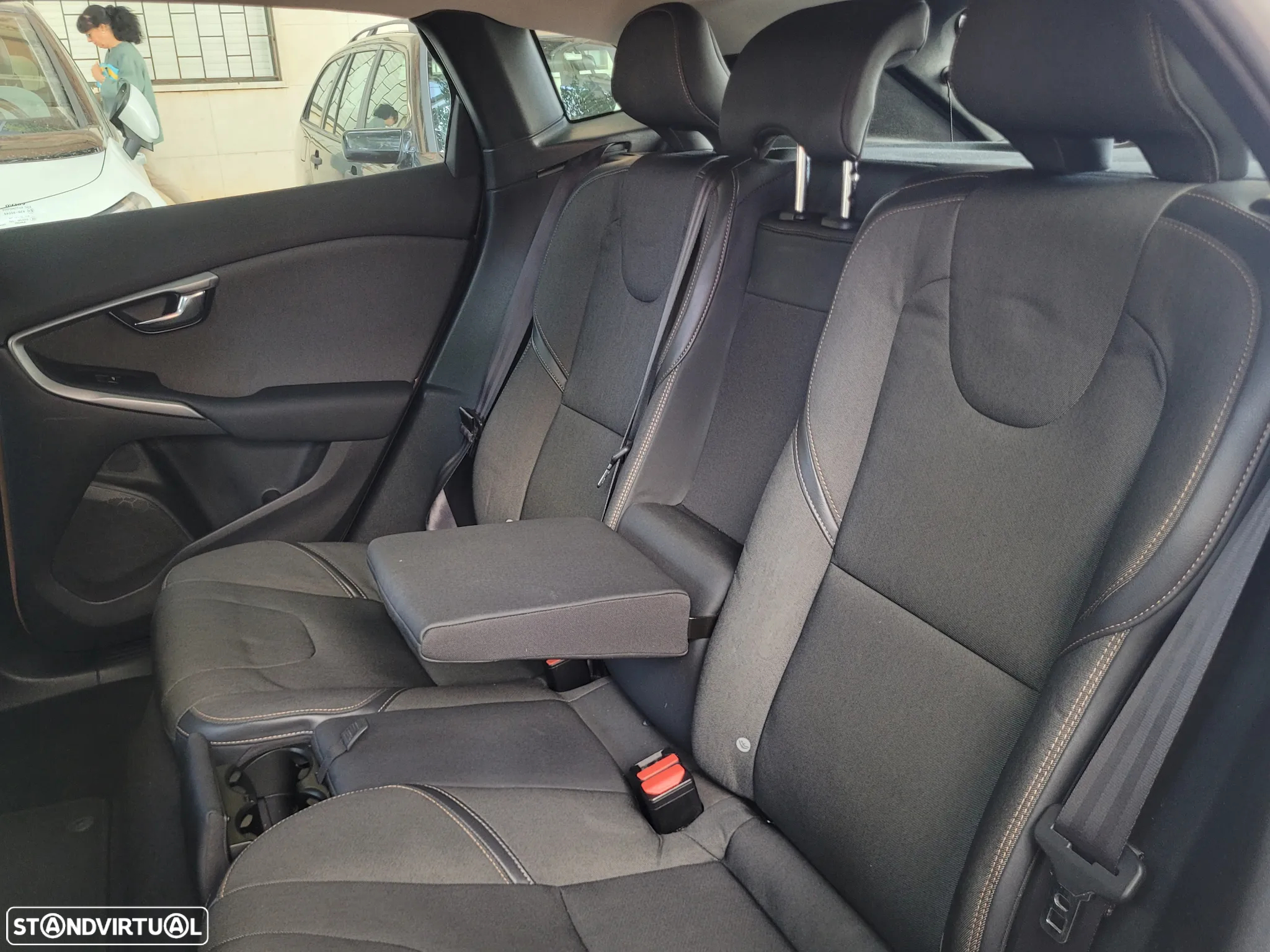 Volvo V40 Cross Country 1.6 D2 VOR - 37