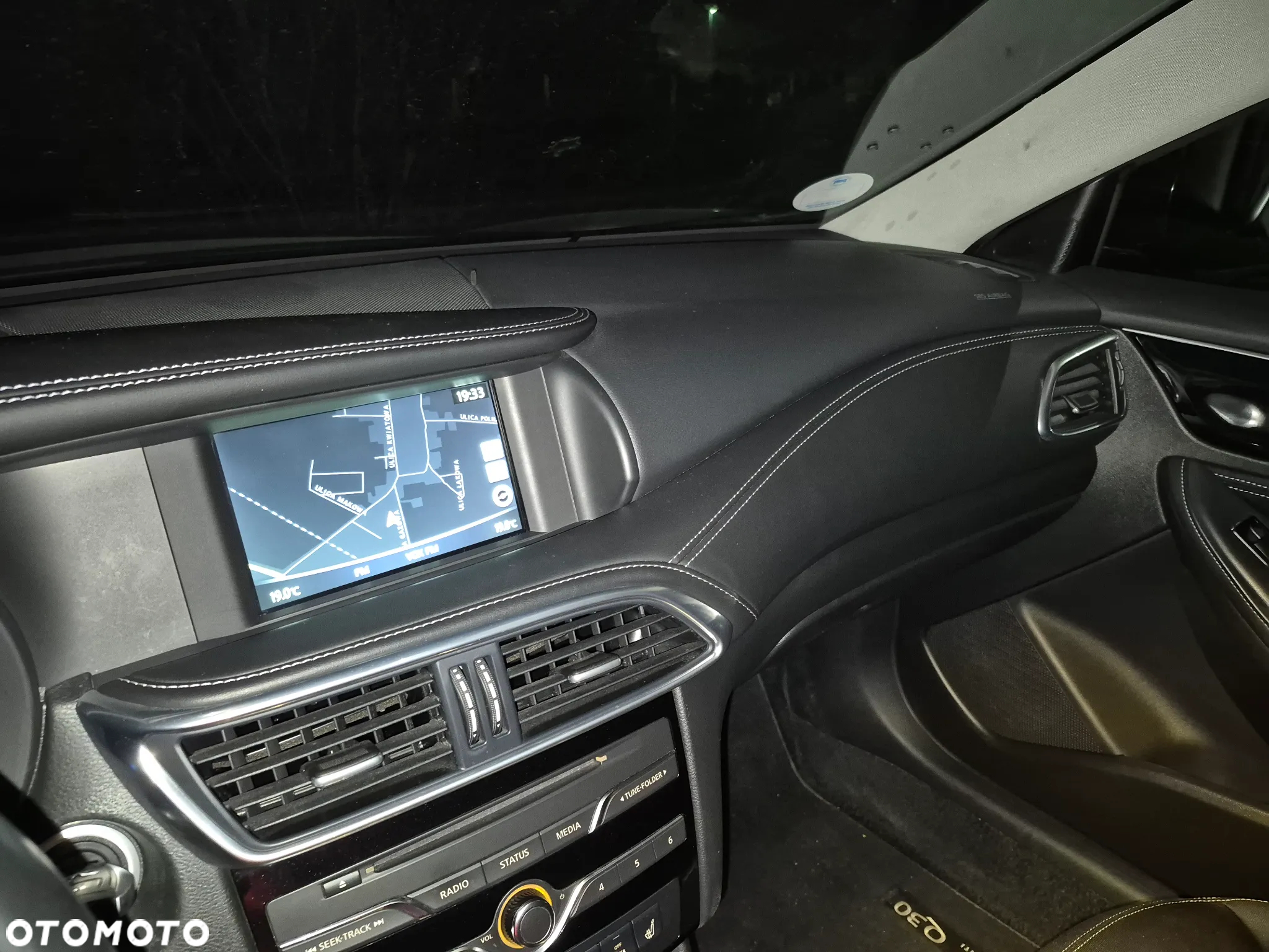 Infiniti Q30 1.6t - 2