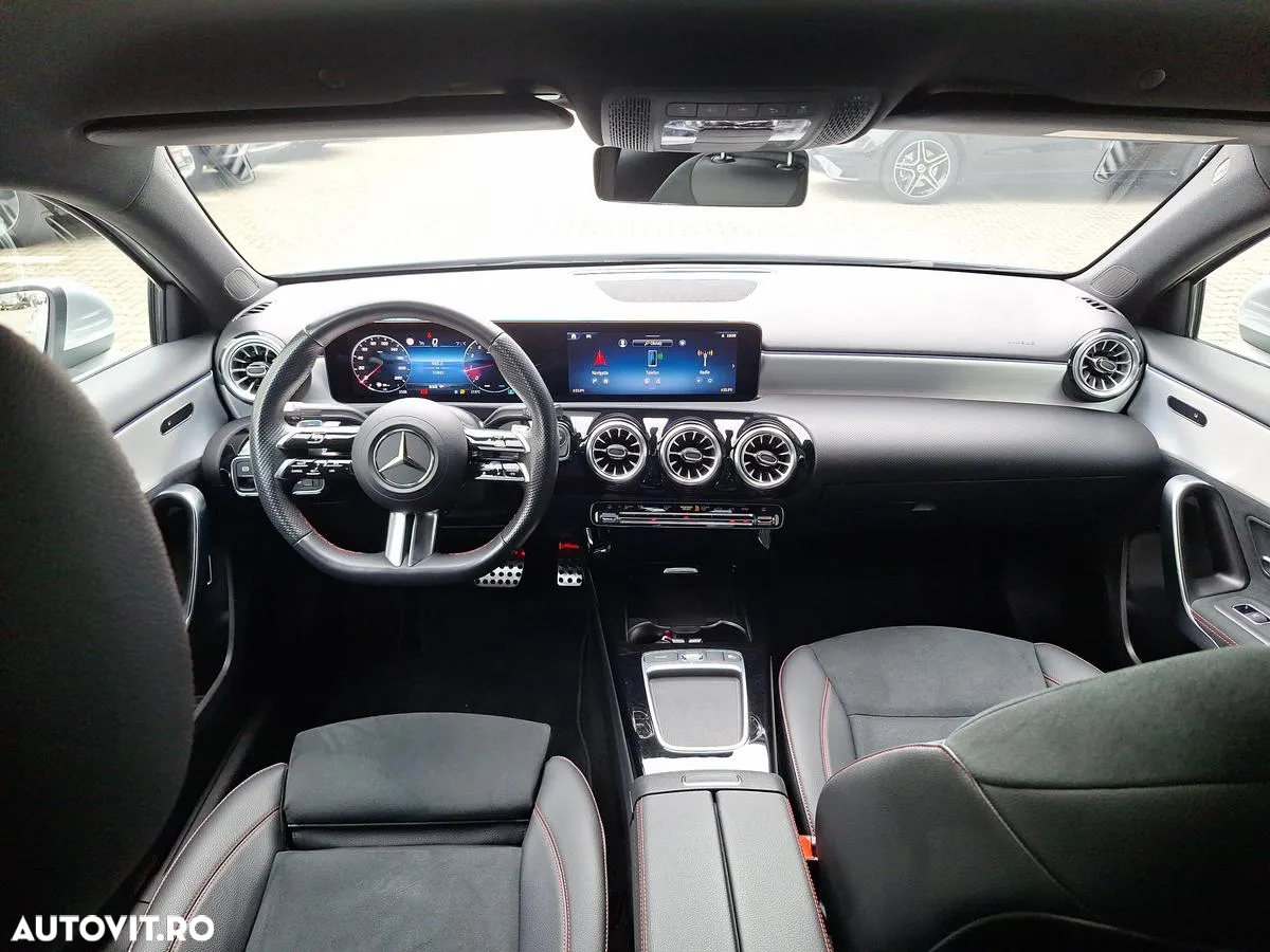 Mercedes-Benz A 200 MHEV 7G-DCT Sedan - 12