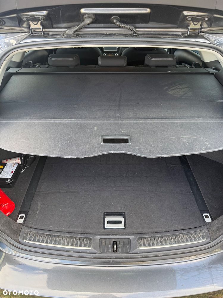 Toyota Avensis 1.8 Premium - 19