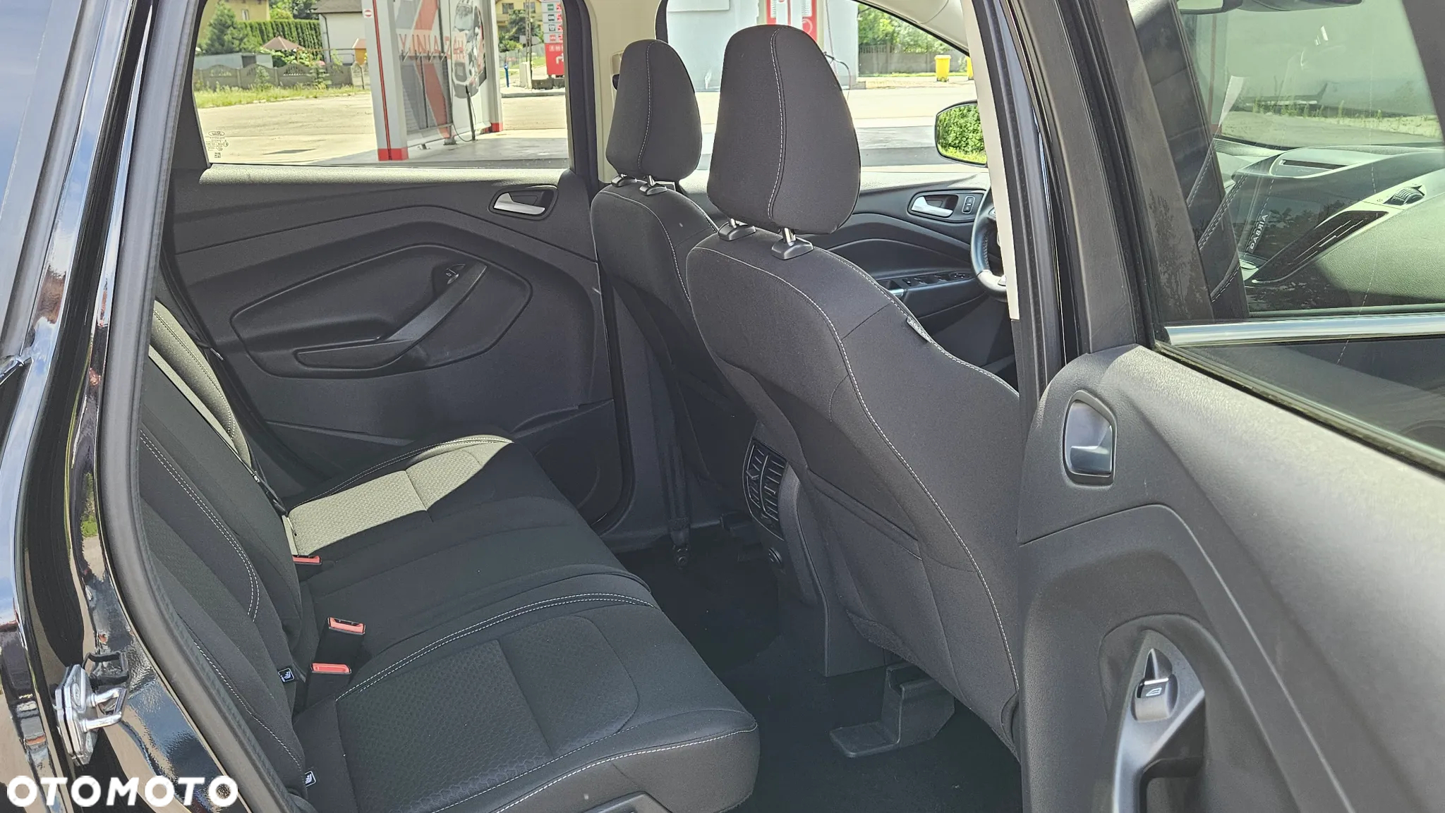 Ford Kuga 1.5 EcoBoost 2x4 Business Edition - 31