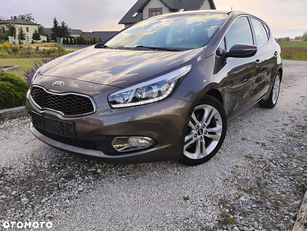 Kia Ceed 1.6 GDI Dream Team Edition - 2