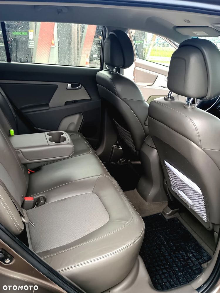 Kia Sportage 2.0 CRDI XL - 27