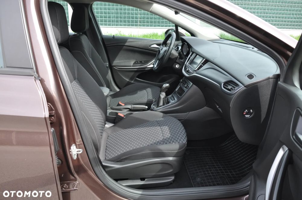 Opel Astra V 1.4 T Dynamic - 9