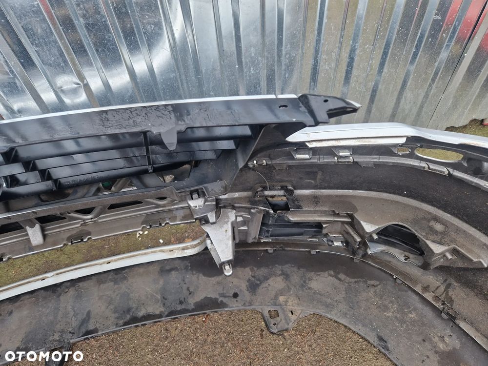 VW Touran 1T0 Lift Zderzak przód BEZ DZIUR - 12