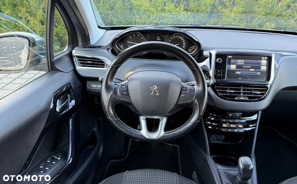 Peugeot 208 1.2 PureTech Allure S&S - 19