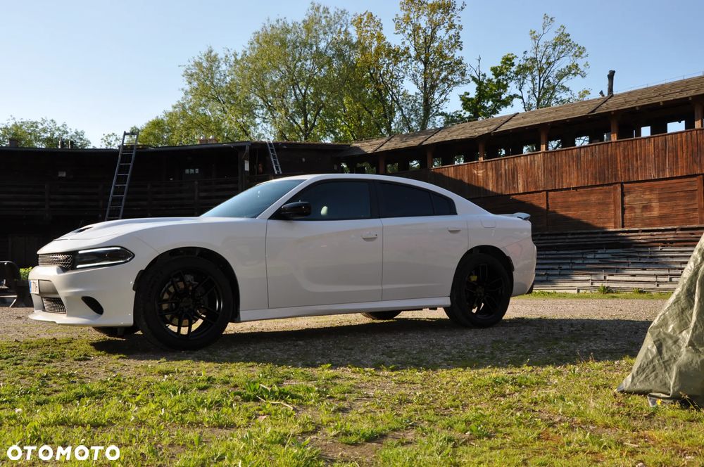 Dodge Charger 5.7 R/T - 4