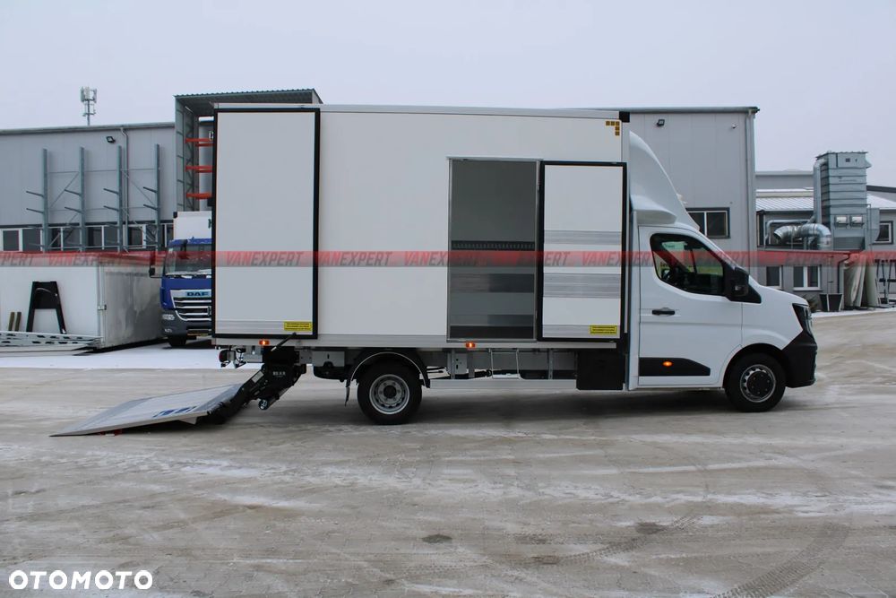 Renault MASTER RWD Bliźniak Kontener + Winda 1T - 13