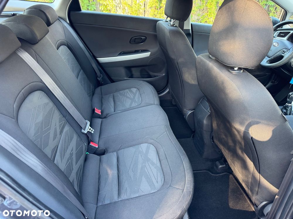 Kia Ceed 1.6 GDI ISG Dream Team Edition - 11