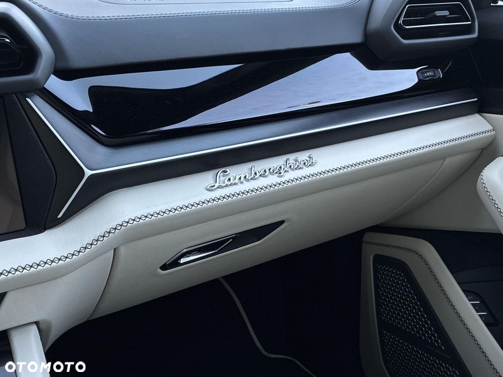 Lamborghini Urus - 18