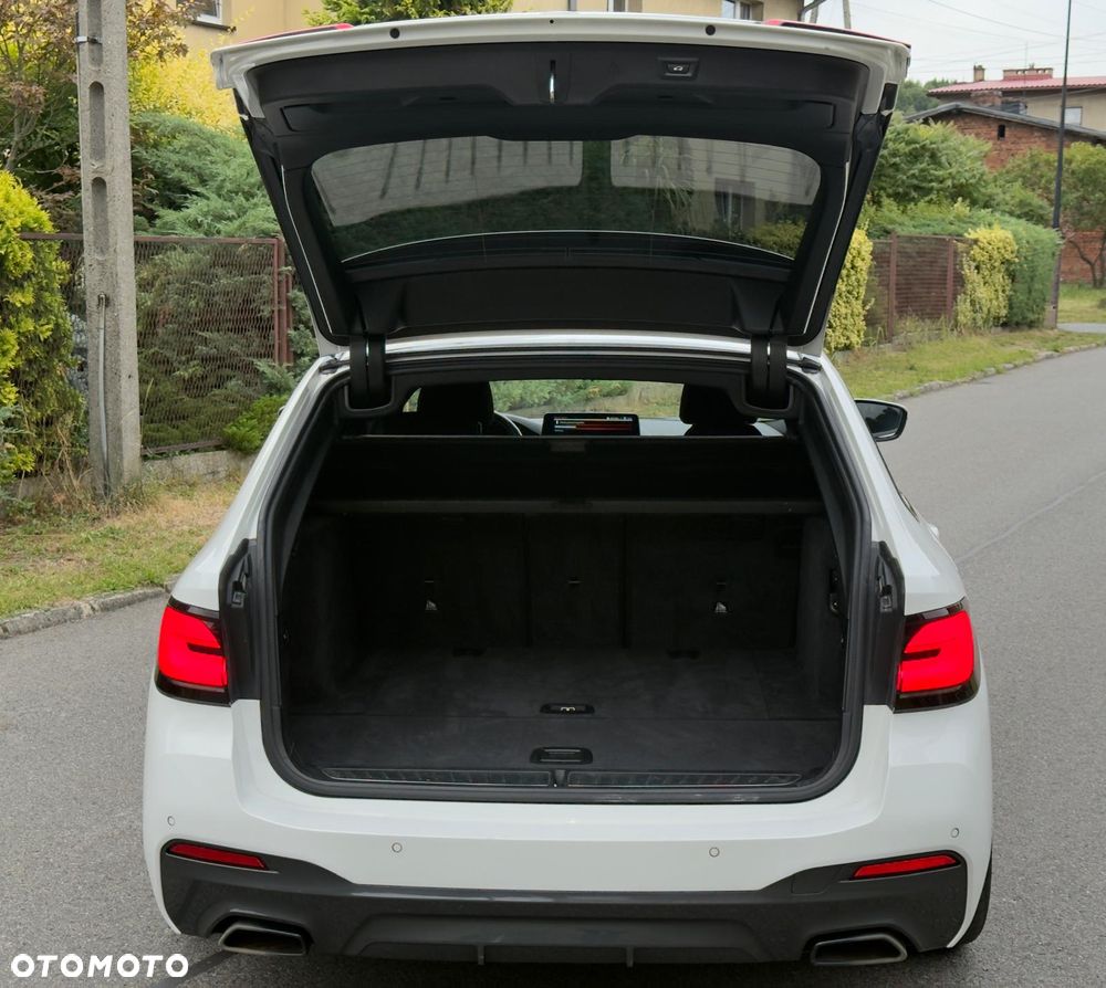 BMW Seria 5 520d xDrive M Sport Edition - 10