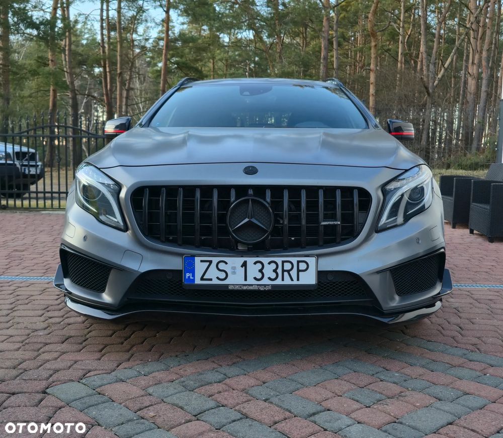 Mercedes-Benz GLA 45 AMG 4-Matic Edition 1 - 5