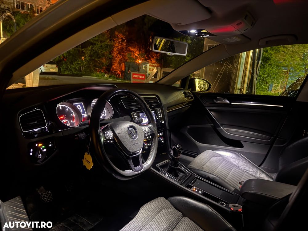 Volkswagen Golf - 12