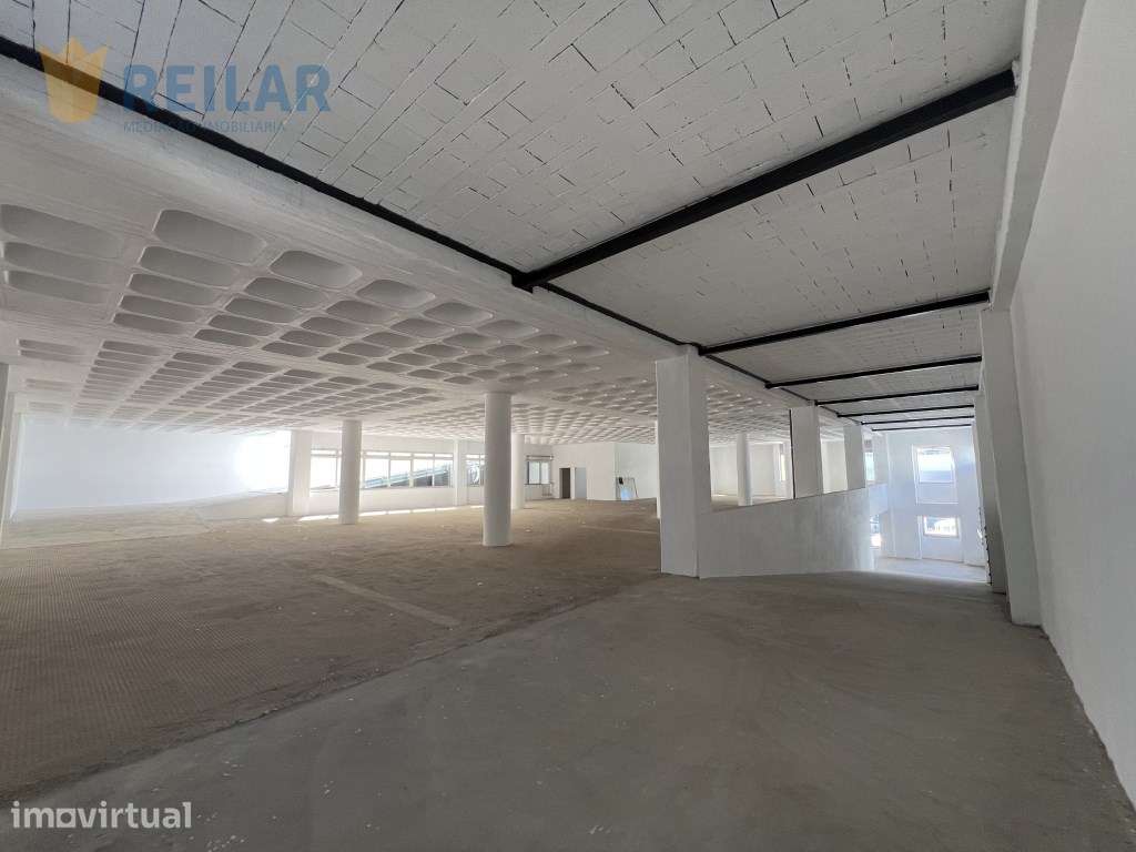 Prior Velho - Armazém 4.830 m2 - Grande imagem: 2/35