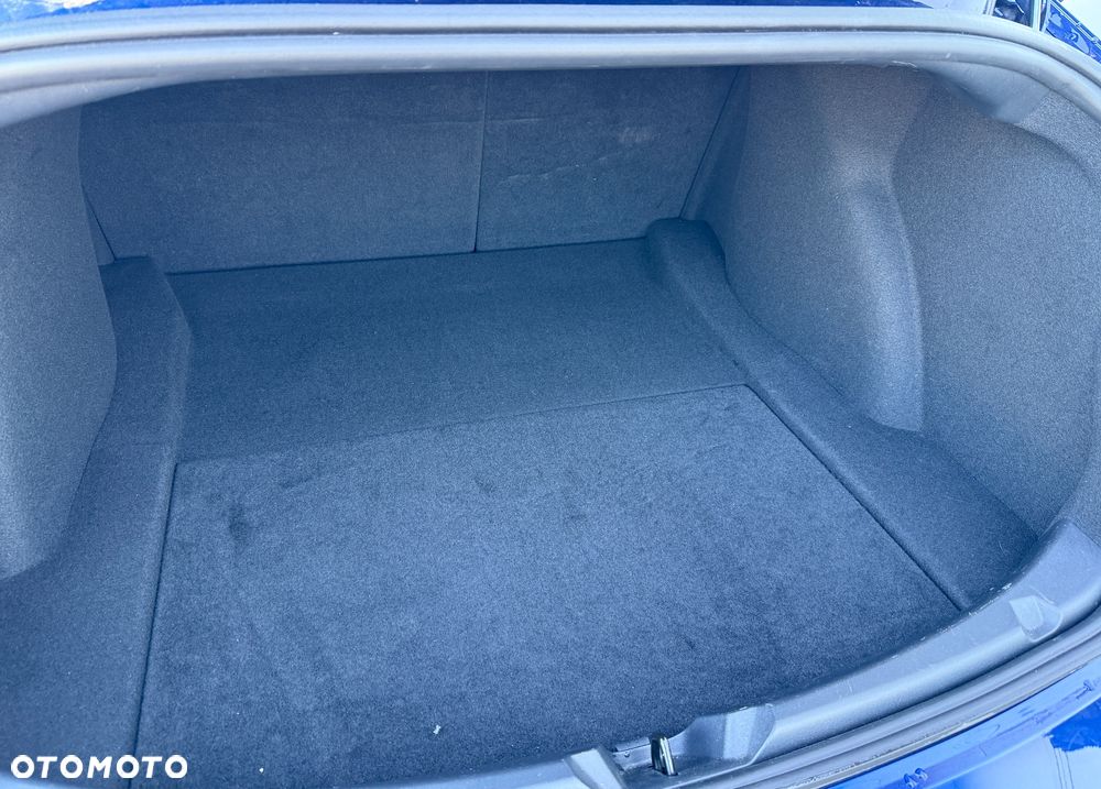 Tesla Model 3 RWD - 12