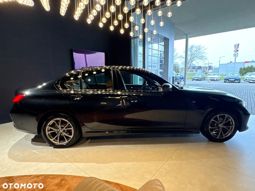 BMW Seria 3 318i M Sport - 4