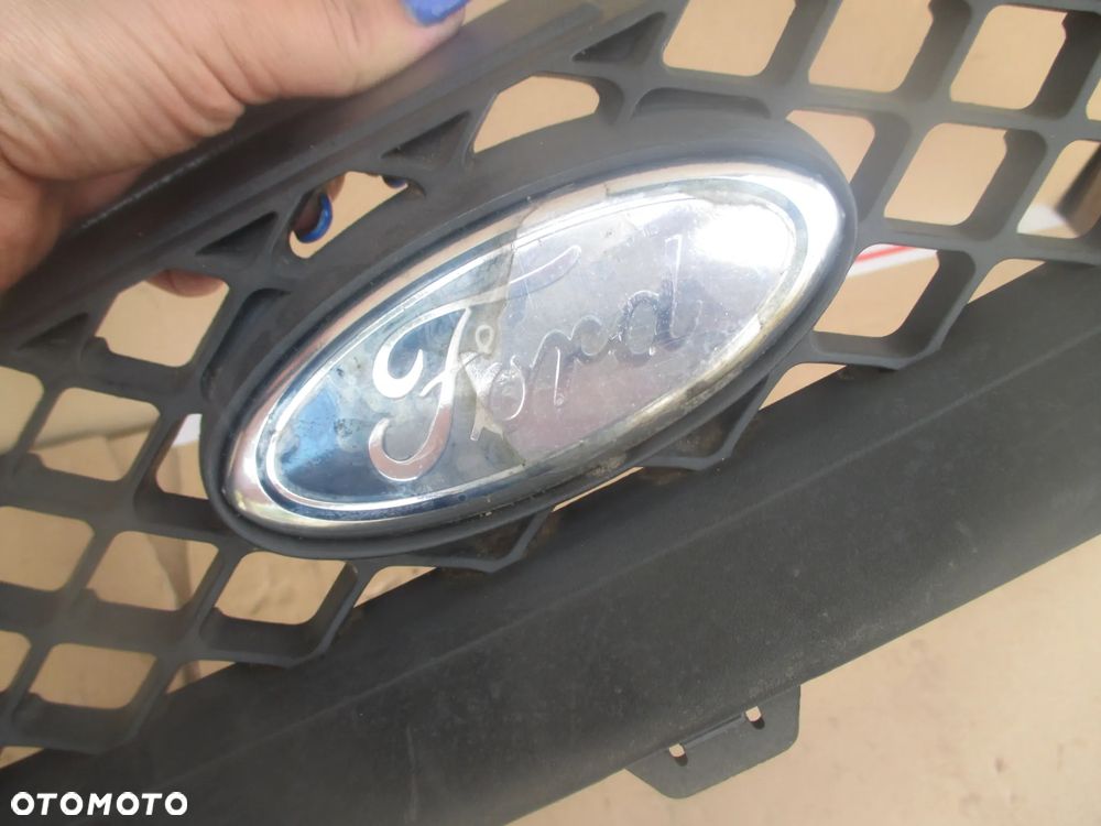 grill atrapa Ford Fiesta MK6 lift - 2
