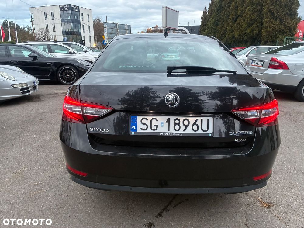 Skoda Superb 2.0 TDI 4x4 L&K DSG - 6