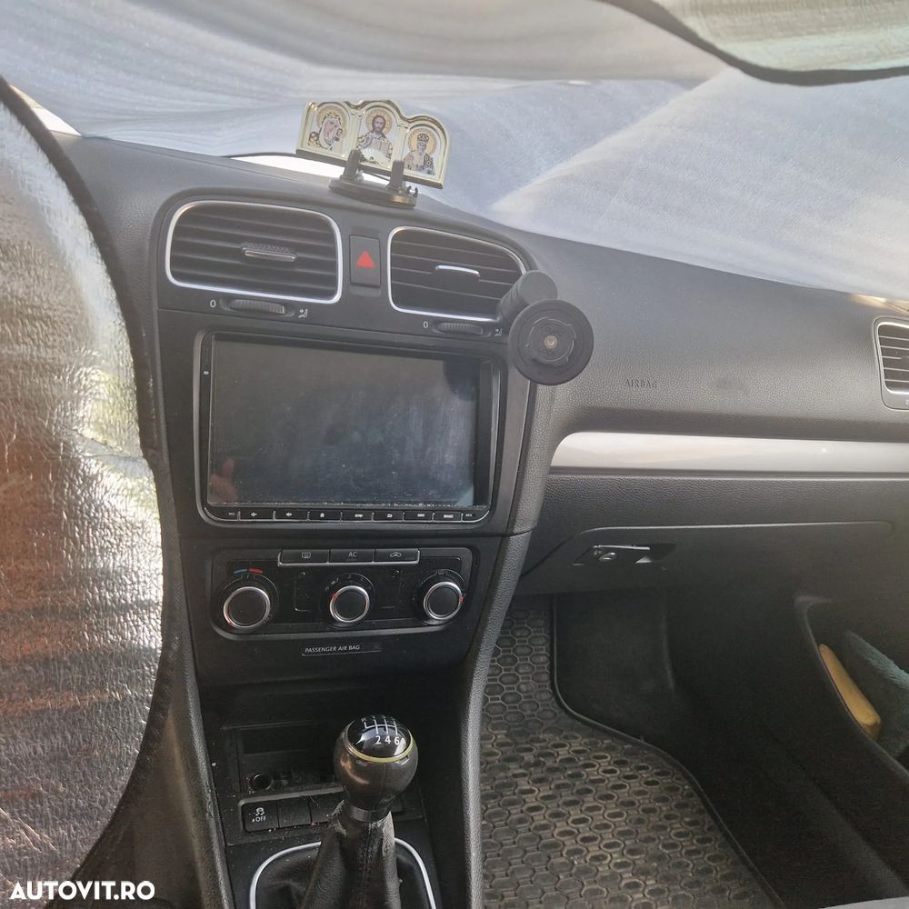 Volkswagen Golf - 10